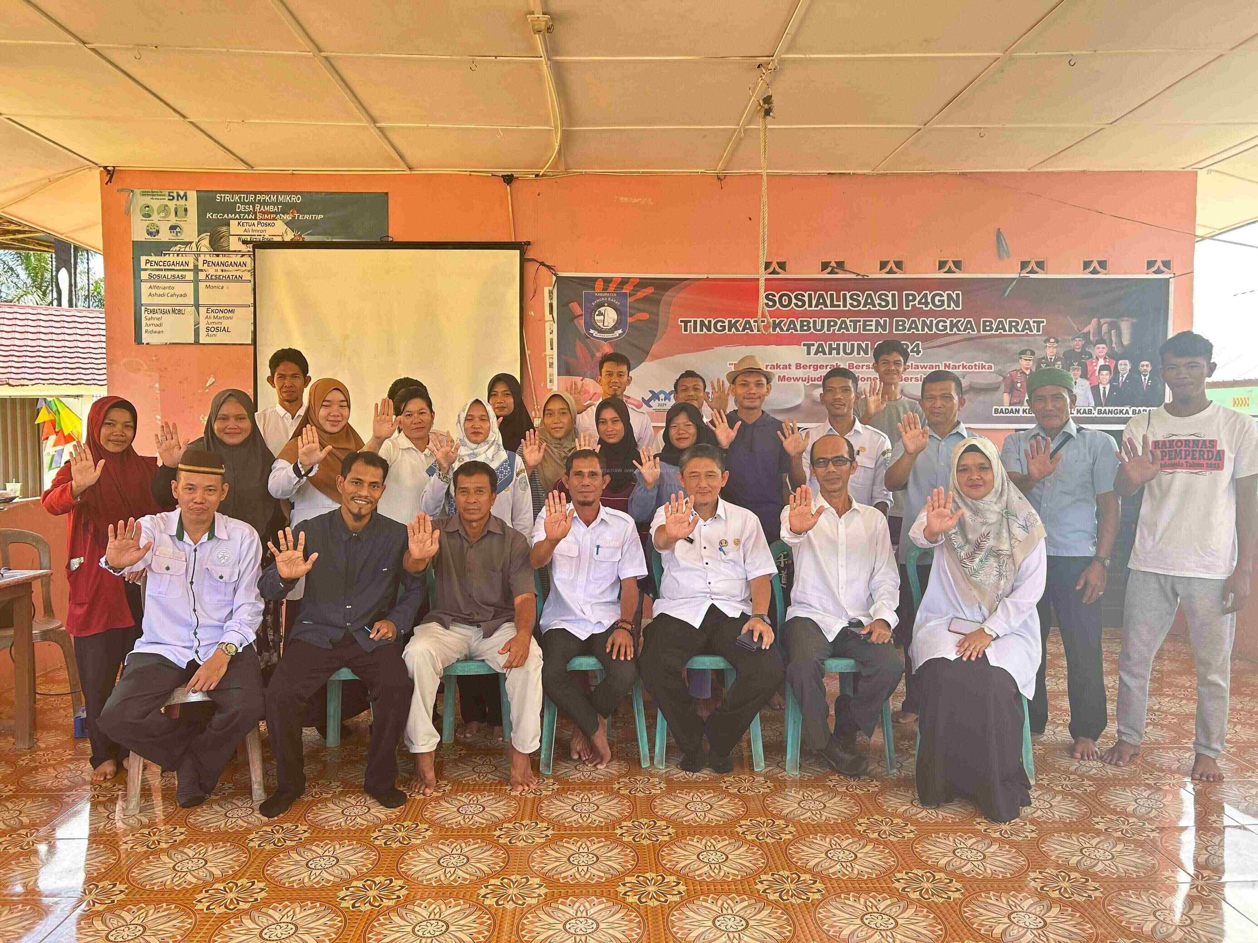 BADAN KESBANGPOL SOSIALISASIKAN P4GN DI DESA RAMBAT 