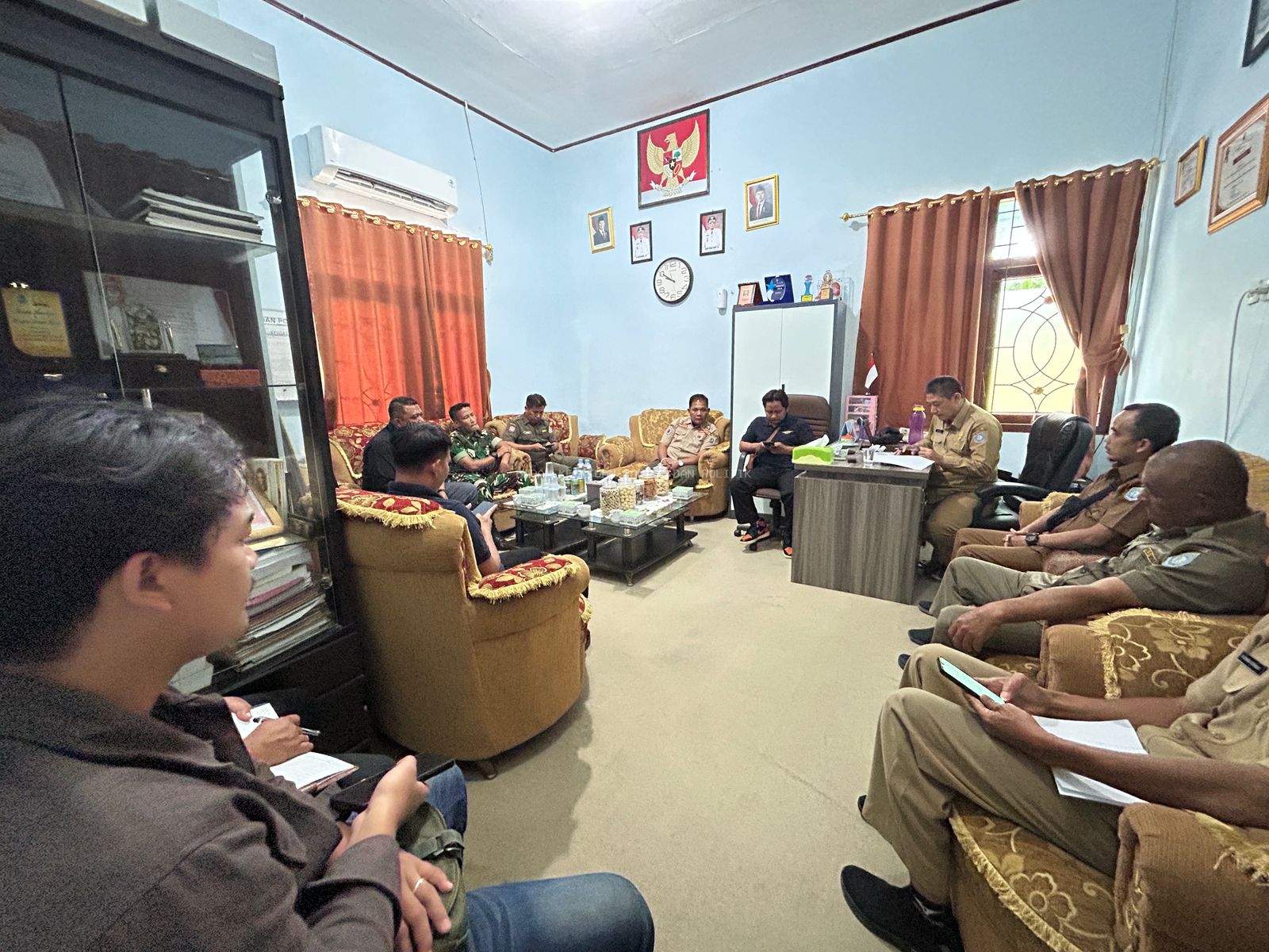 DERASNYA ARUS INFORMASI, H. SAFRIZAL IMBAU MASYARAKAT UNTUK ‘SARING SEBELUM SHARING’ 
